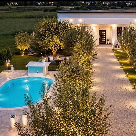 Vila Relax With Pool *